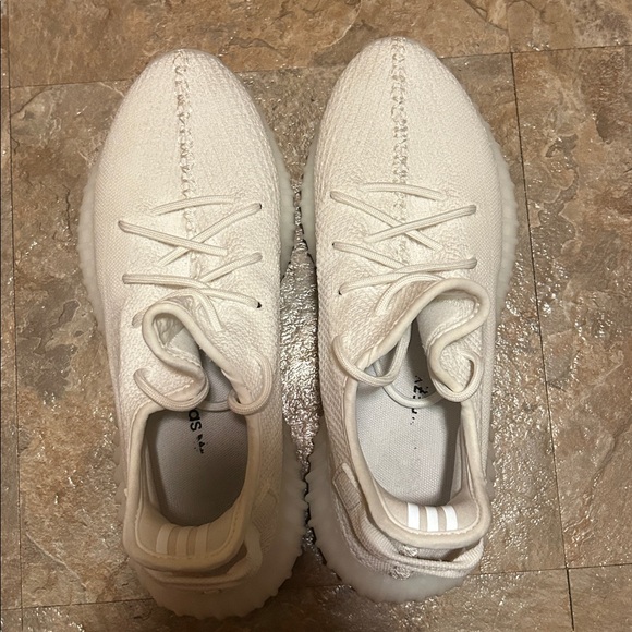 Adidas Yeezy Boost 350 V2 Cream White Men’s 9 Women’s 10 - Picture 2 of 5